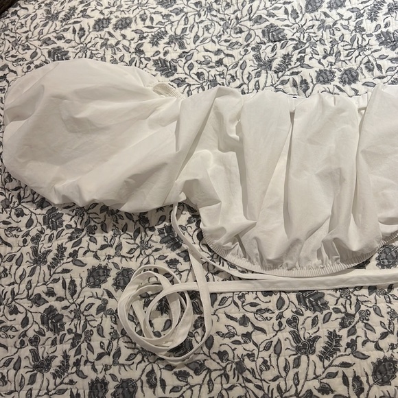 NWT ZARA over the shoulder balloon sleeve cropped top - Picture 6 of 9